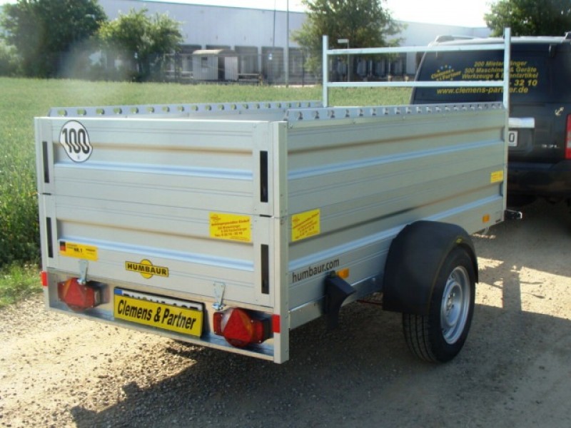 Offener Alu Kastenanhänger 1300 kg gebremst mit viel Ladevolumen 2510 x 1310 x 700 mm = 2,92 m³ – 2