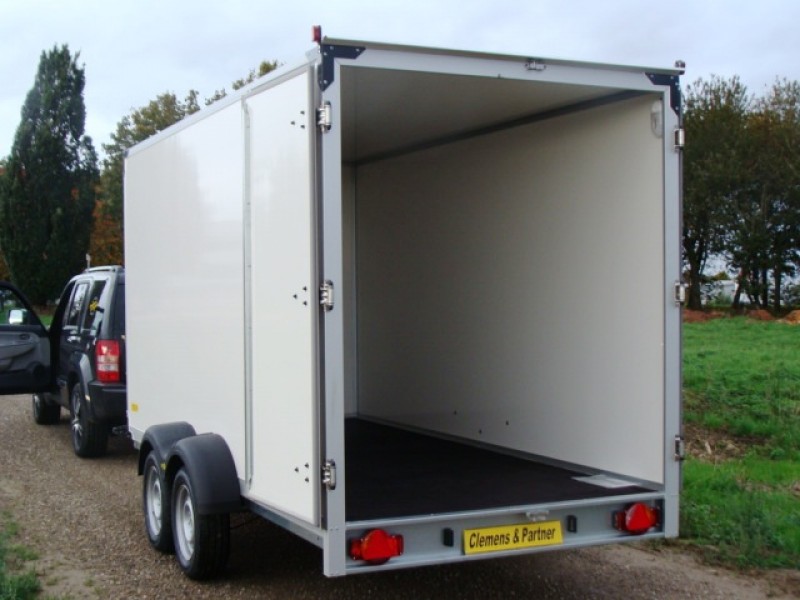 Kofferanhänger abschließbar 2500 kg gebremst doppelachser 100 km/h 4070 x 1810 x 2000 = 14,62 m³ – 2
