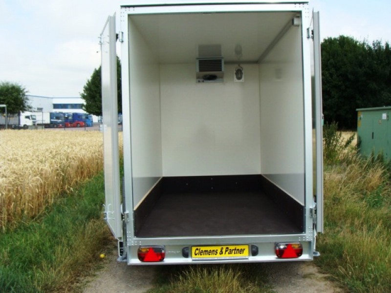 Kühlanhänger 2700 kg doppelachser 3953 x 1786 x 2000 mm bis plus 2°C Kühlung – 100 km/h – 2