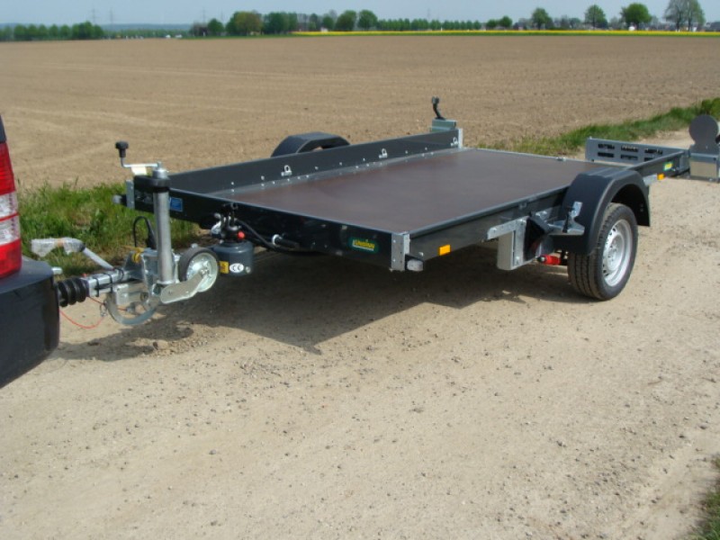 Absenkbarer Autotransporter 1800 kg gebremst Jacky 100 km/h 3150 x 1800 x 150 mm Nutzlast ca. 1335kg – 3