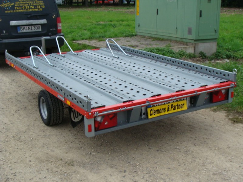 Motorradanhänger 1500 kg gebremsten 2 bis 3 Motorräder / Seitenreling 100 km/h 3010x1890x100 mm – 3