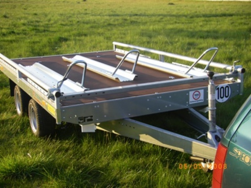 3er Motorradanhänger 2000 kg gebremst bis 3 Motorräder 100 km/h 3010 x 1890 mm mit 2 Seiten Reling  