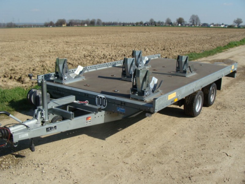 4 – 5er Motorradanhänger 2700 kg gebremst bis 5 Motorräder 100 km/h 4010x2030 mm mit 2 Seiten Reling – 2