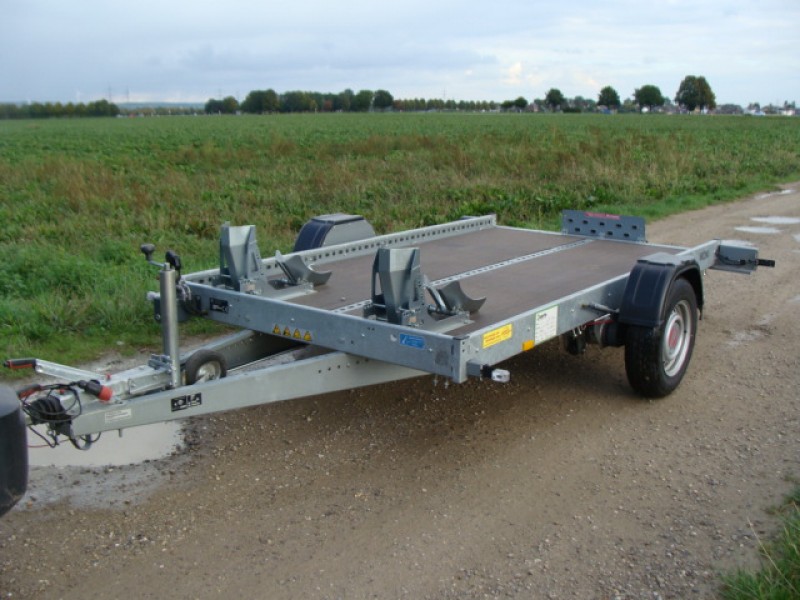 Absenkbarer 2er Motorradanhänger gebremst 1500 kg große Maschinen 100 km/h 3010x1690 Nutzlast 1020kg – 2