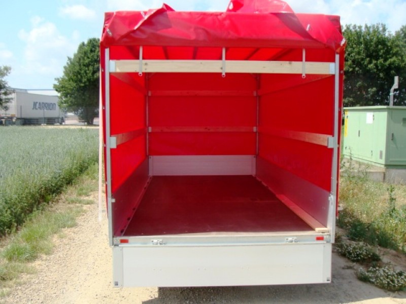 Anhänger Umzug 2500 kg gebremst doppelachser Niederfahrwerk (geringe Ladehöhe) – 100 km/h – 3
