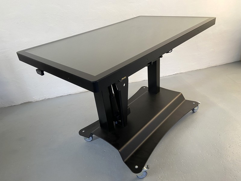 Elektrisch verstellbarer Touchscreen Table – 3