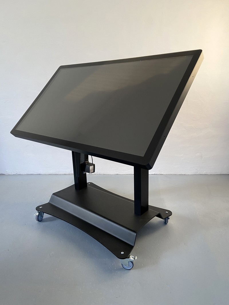Elektrisch verstellbarer Touchscreen Table