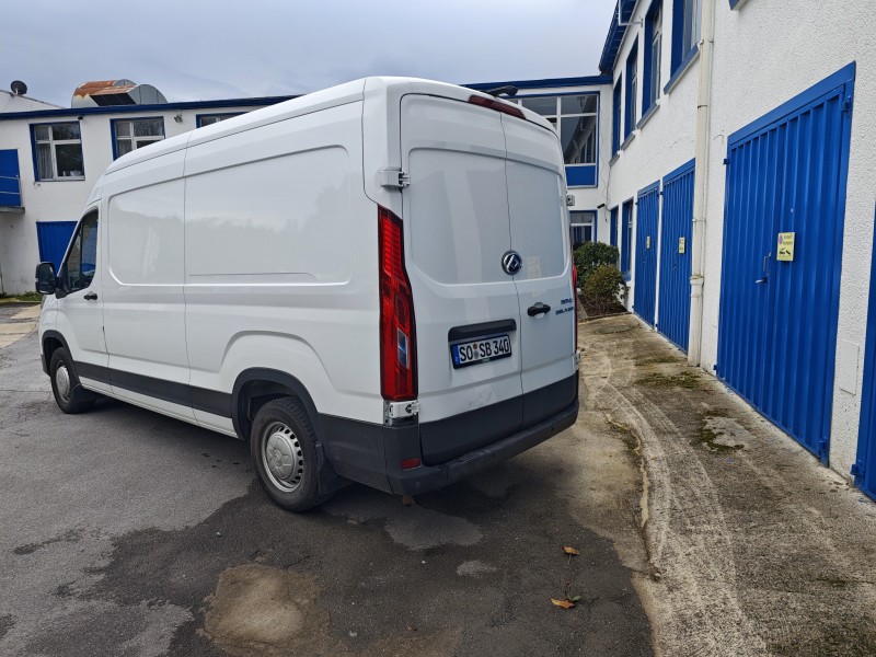 Bulli mieten Maxus Deliver vermieten Pkw Transporter Kastenwagen – Thumbnail 6