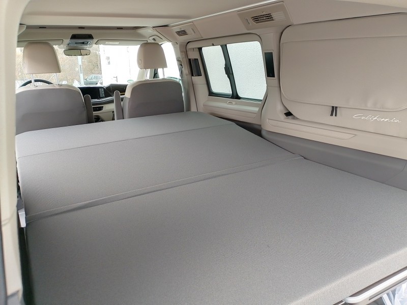 VW T7 California Beach 5-Sitzer mit AHK – 5