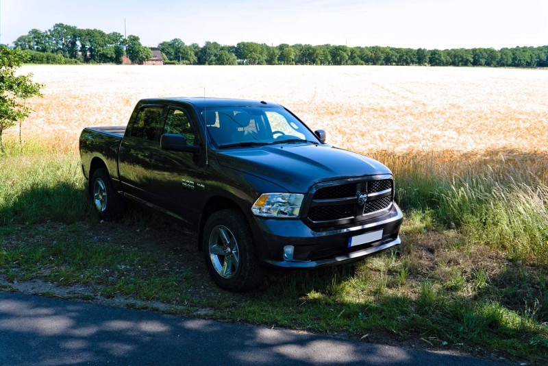 Dodge RAM 1500 (5 Sitze) 4x4 zum Selberfahren! – 2