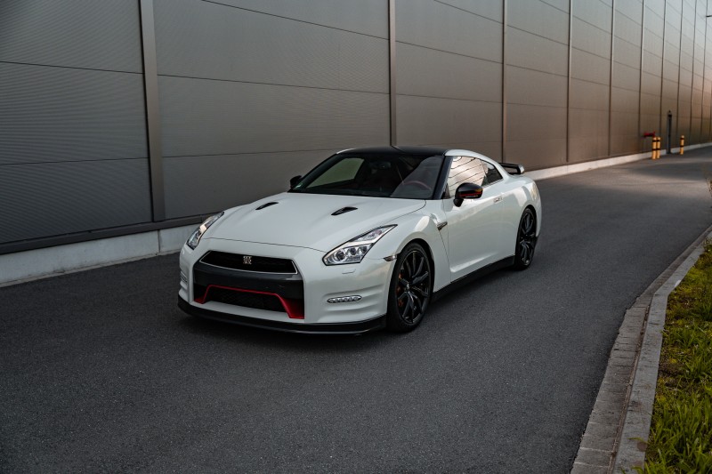 Nissan Skyline GT-R R35 550ps Sportwagen mieten bei ECC Rent Weiterstadt GUTSCHEIN