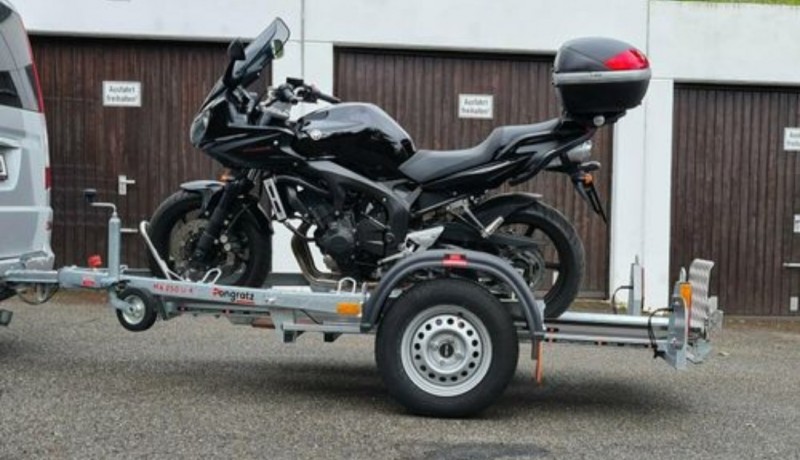 Spezial Motorradanhänger, PKW Anhänger 750 kg, Kippbar, Blitzlader, 100 km/h Zulassung mieten – 3