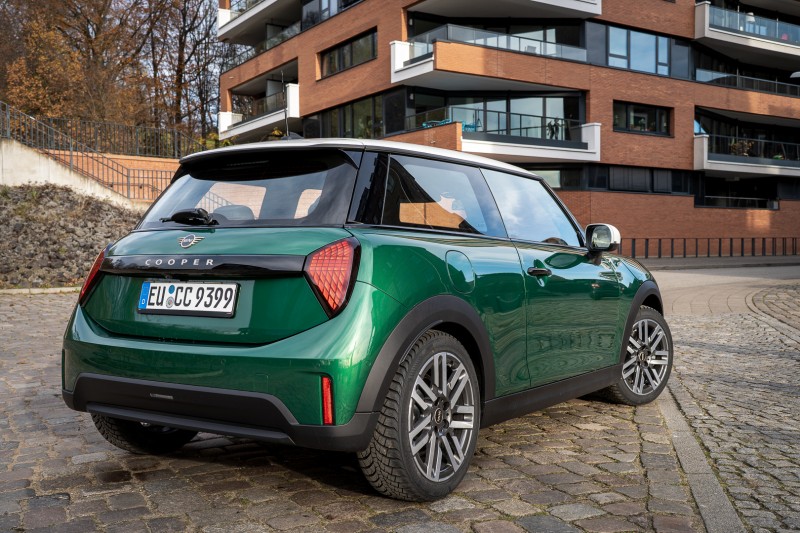 Mini Cooper 3-Türer, 115kW (156PS), Lenkradheizung – 3
