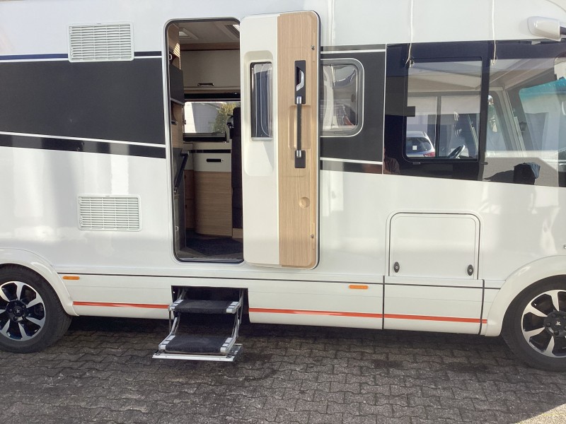 Niesmann &amp; Bischoff Arto 85 E Mega Luxus-Liner – 4