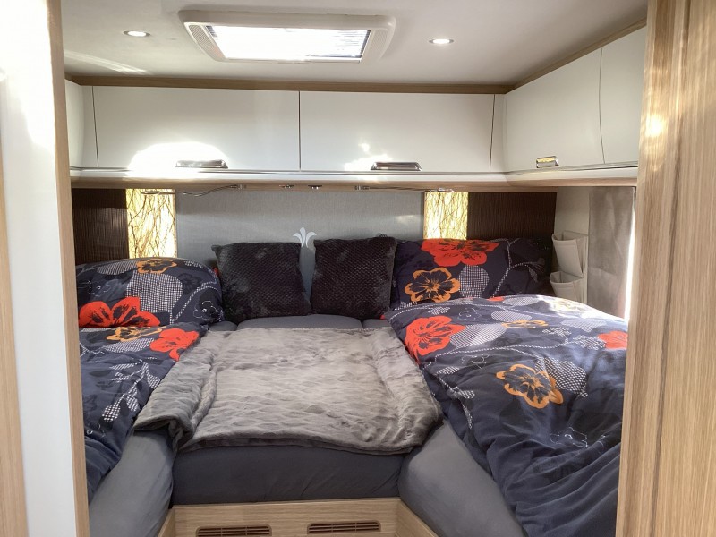 Niesmann &amp; Bischoff Arto 85 E Mega Luxus-Liner – Thumbnail 7