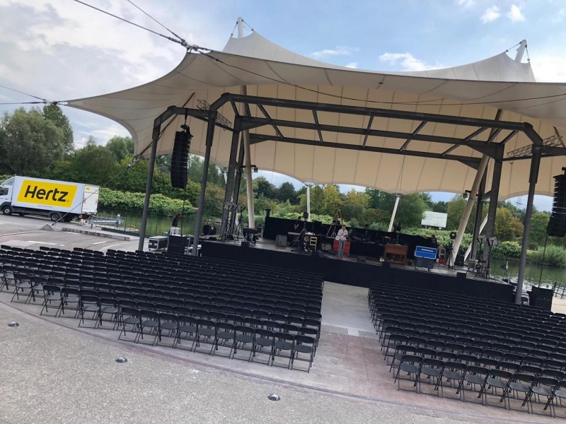 Klappstuhl Metall Schwarz mieten – Praktische Reihenbestuhlung für Events – Thumbnail 6