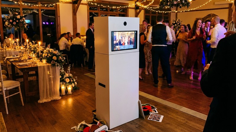 Premium Fotobox mieten (inkl. Spiegelreflexkamera &amp; Sofortdruck) – 2