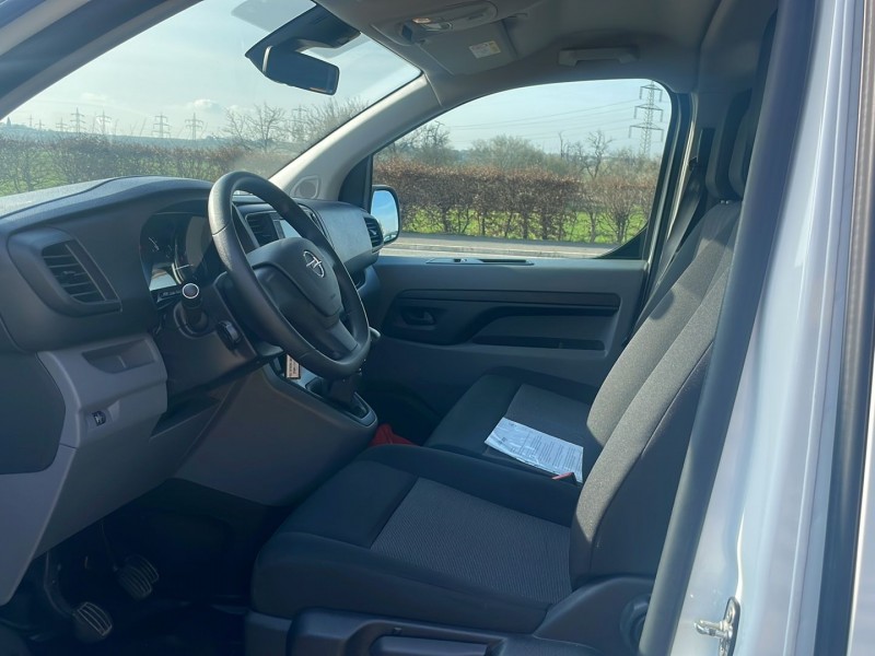 Opel Vivaro Combi – Thumbnail 7