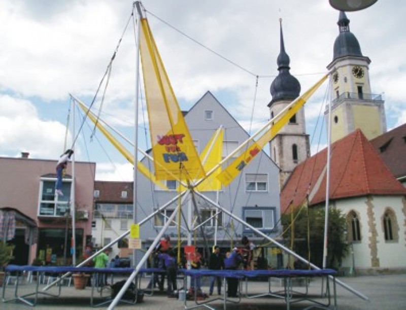 Bungee-Trampolin...