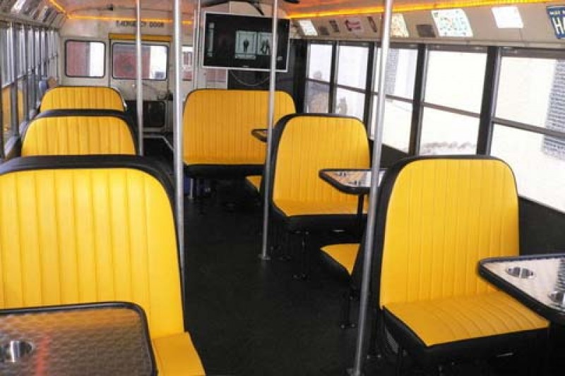Partybus 8 bis 26 Sitzplätze US School Bus-Bar – 2