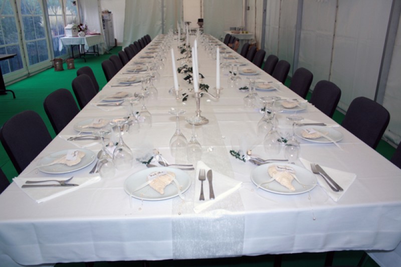 Besteck, Geschirr und Gläser / per E-Mail: info@party-as.com / per Tel:02161/4767751 – 3