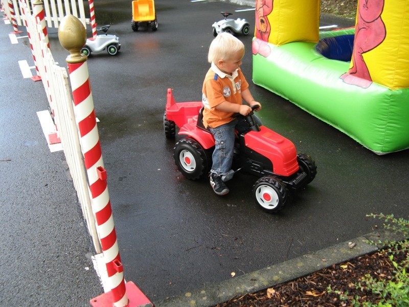 Kinderspielecke / Spielecke / Spielen / Basteln / Kinderland / Bastelecke / Spielzeug / Spaßecke – 2