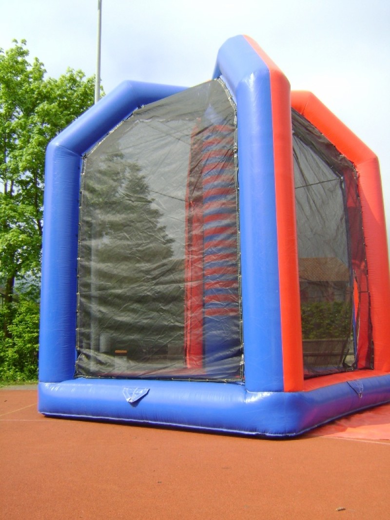Jump &amp; Hit / Energyzone / Klett / Sprung Wettkampf / Luftkissen / Hüpfburg 