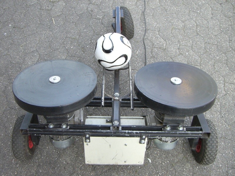 Ballschussmaschine / Torwarttraining / Fussball / Training / Goalkeeper – 2