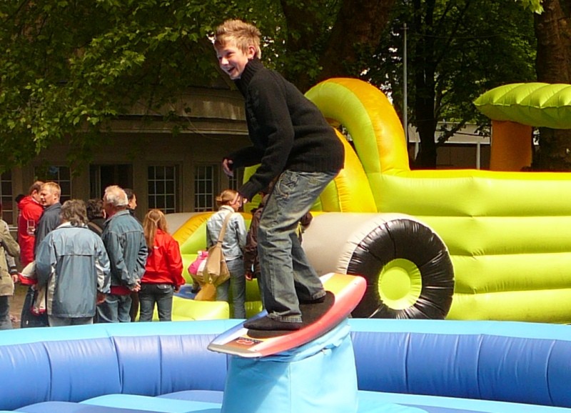 Surfsimulator / Wellenreiten / Rodeo Surfer / Bullriding /  – 2