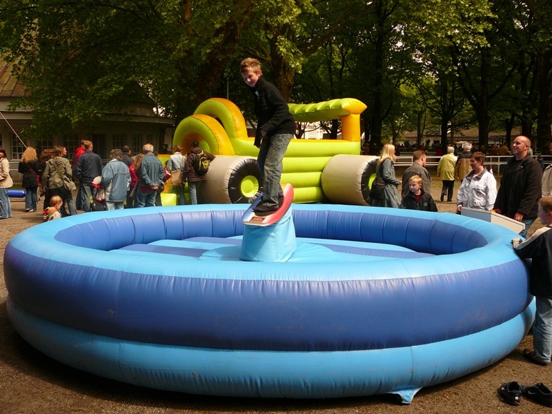 Surfsimulator / Wellenreiten / Rodeo Surfer / Bullriding /  – 3