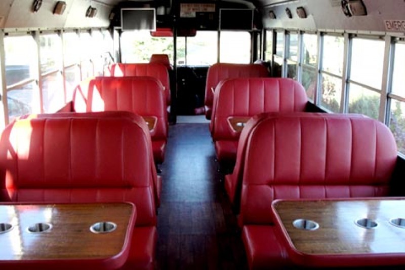 Partybus 8 bis 26 Sitzplätze US School Bus-Bar – Thumbnail 9