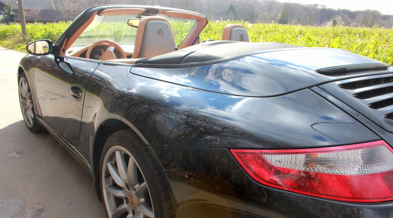 Porsche 911 Carrera Cabrio zum Selberfahren (schwarz)