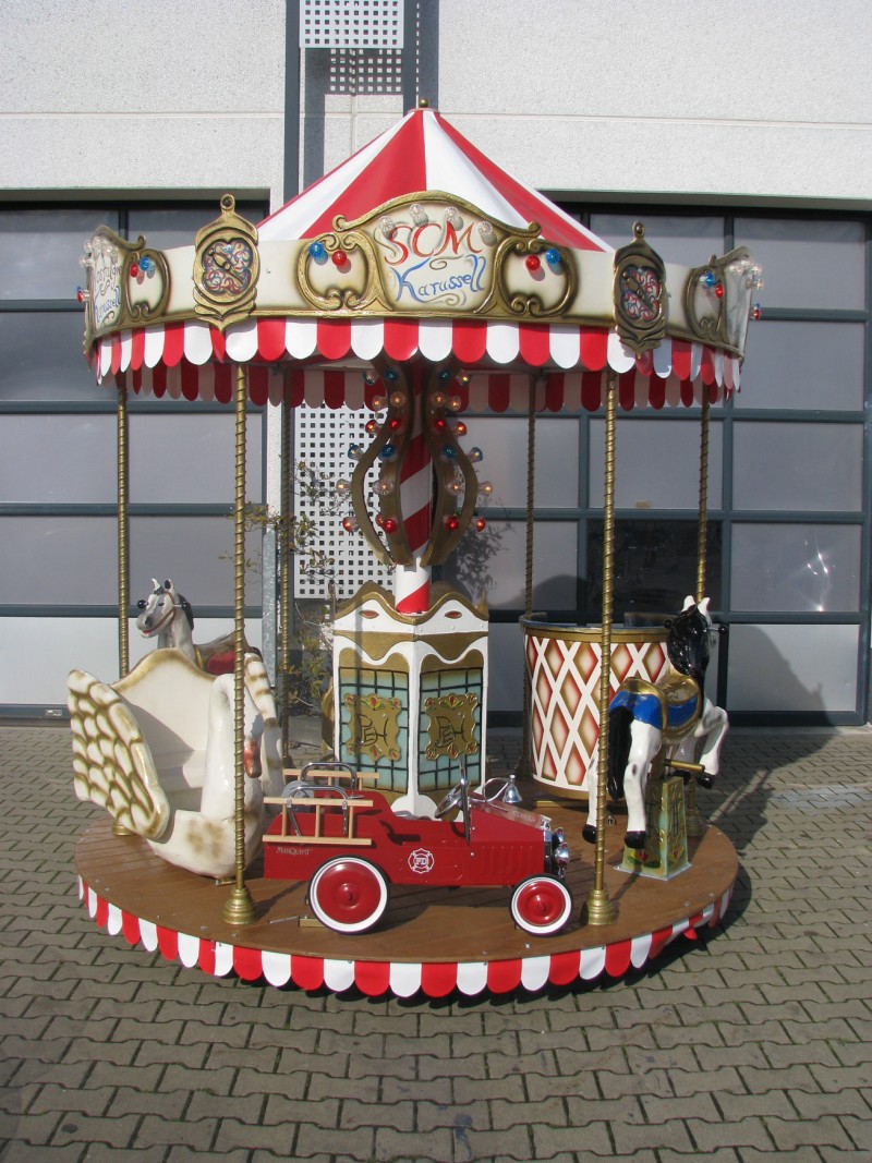 NOSTALGIE KARUSSELL / KINDERKARUSSELL MIT 1214 PLÄTZEN