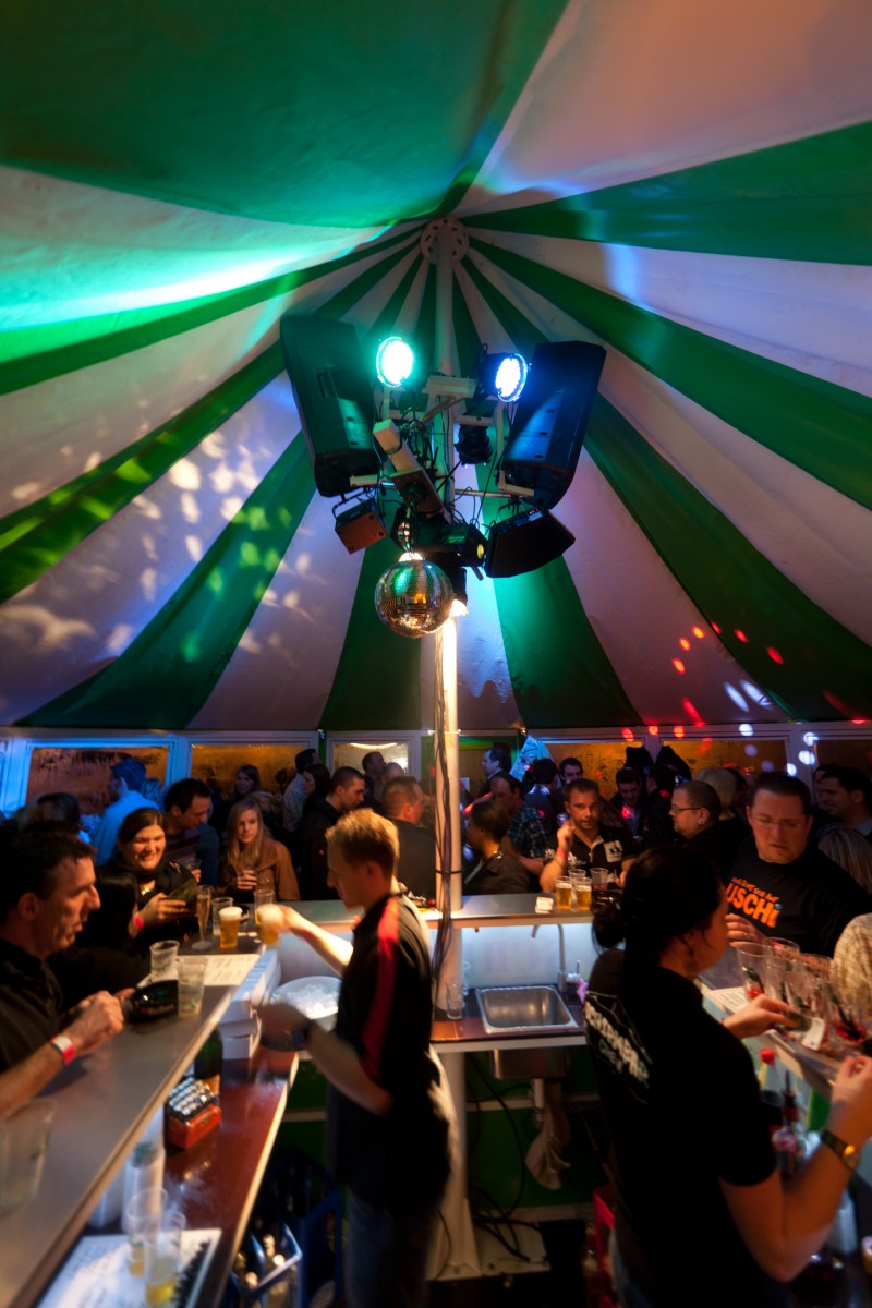 Partyzelt mieten, Partyraum, SCHIRMBAR
