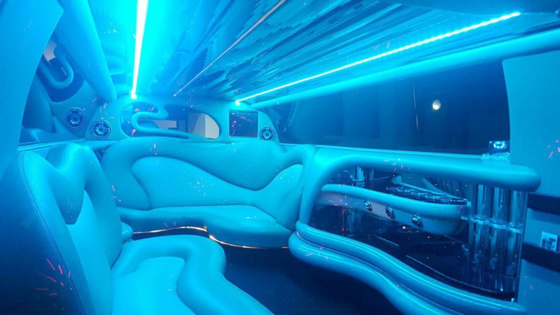 Stretchlimousine Hummer H2 Lincoln In Weiss Oder In Pink