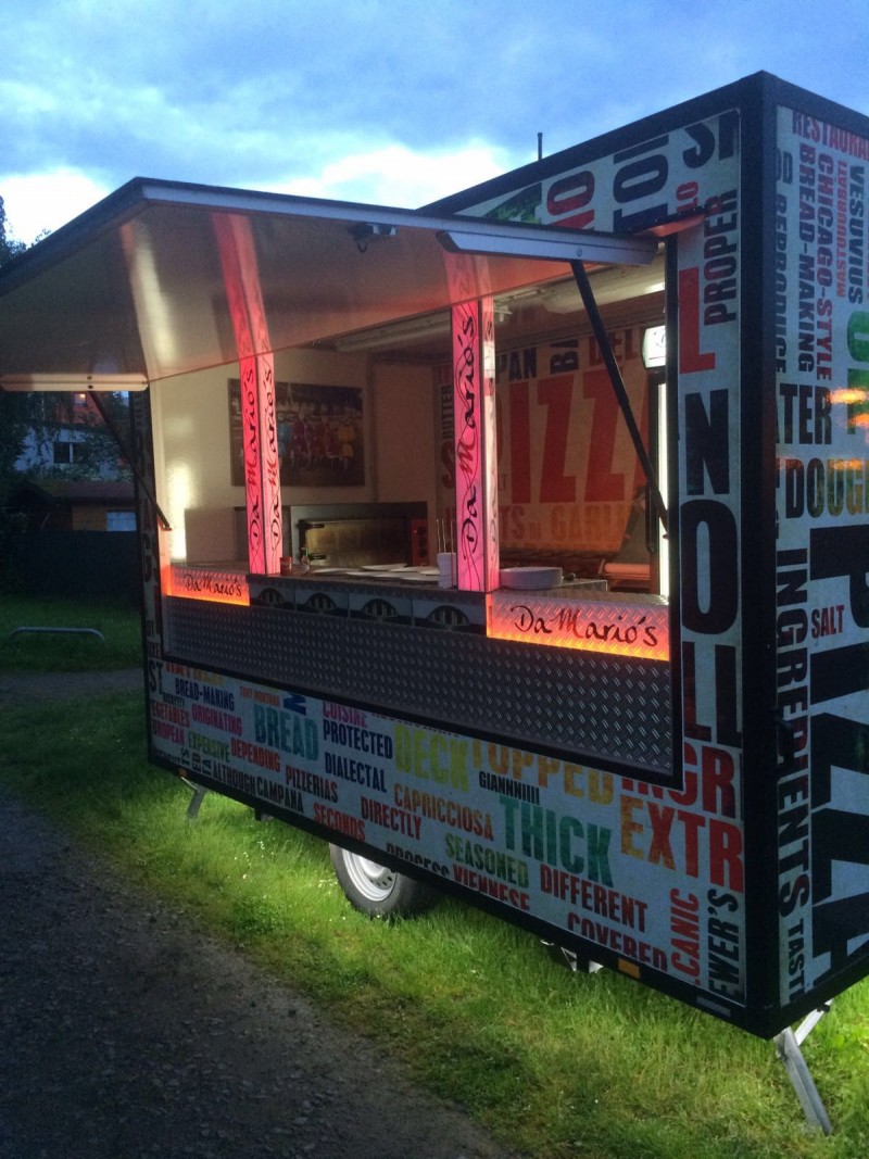 Mieten Sie Ihren Pizzawagen Imbisswagen Mit Pizzabacker All Inklusiv