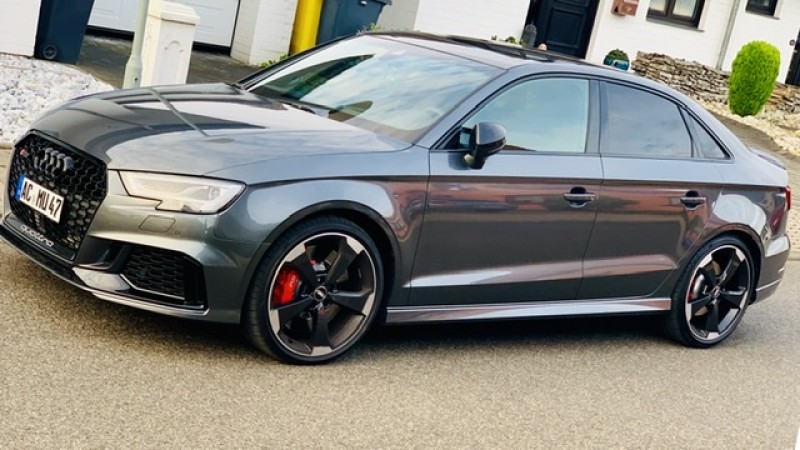 Audi rs3 quattro