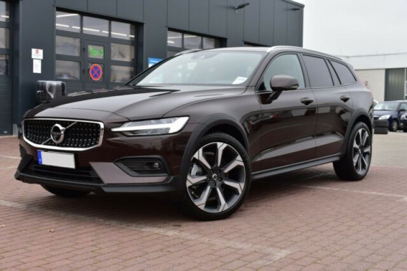 Volvo V60 B4 AWD Geartronic Cross Country Pro im Auto Abo