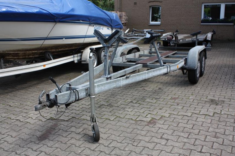 segelboot trailer 2000 kg